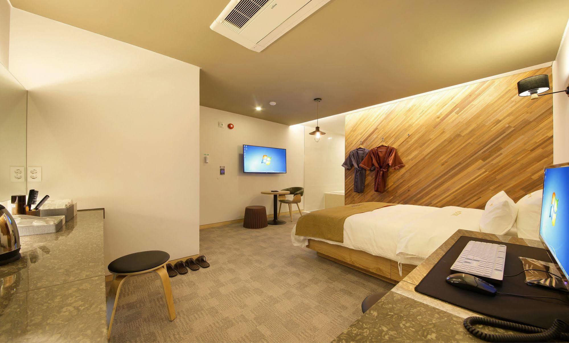 Motel Jeonju Story Exterior foto